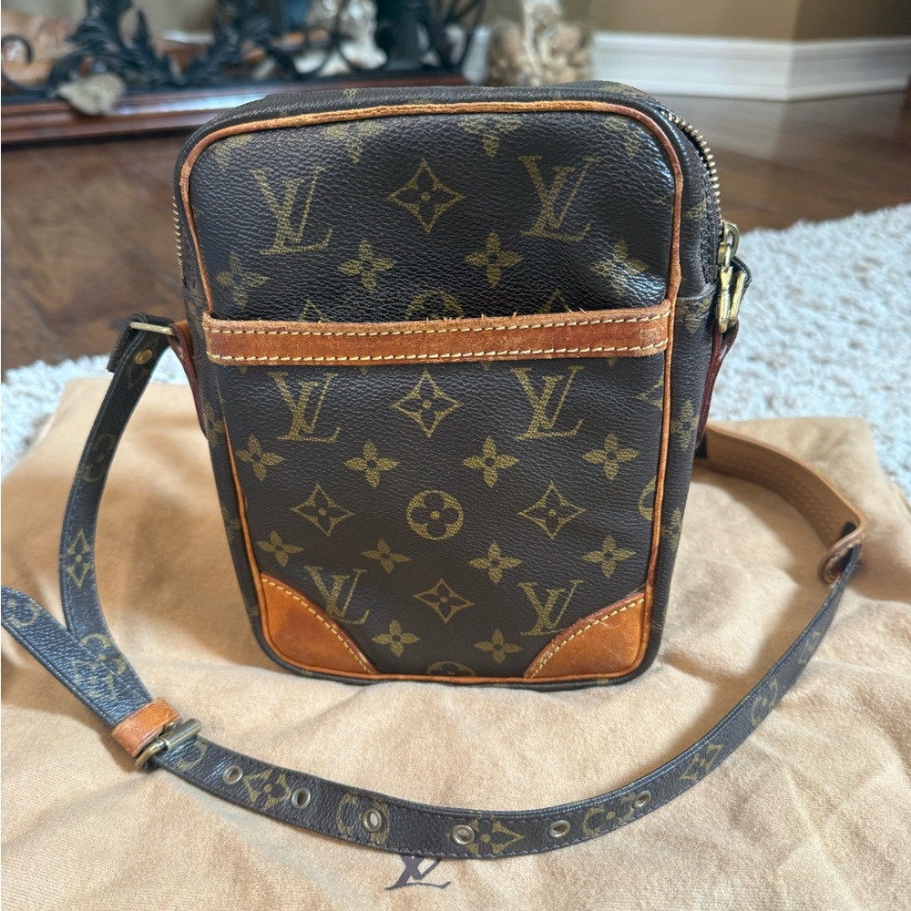 Authentic Louis Vutton monogram Danube